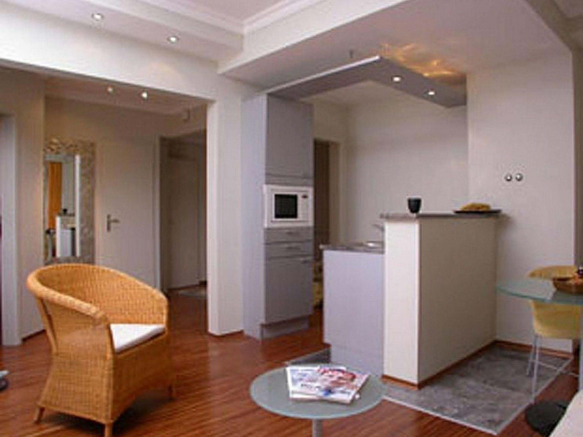 Visionapartments Waffenplatzstrasse - Contactless Check-In Zürich Exteriör bild